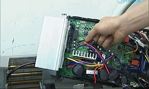 青山湖美的空调电话是多少